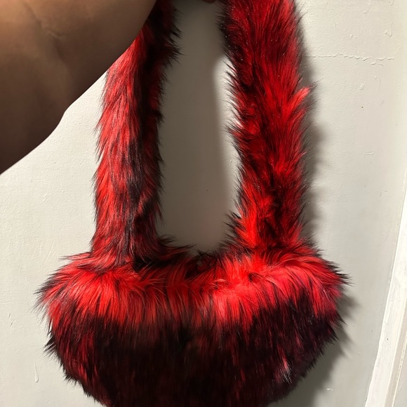 Cherry Nayr Heart Bag - Picture 2 of 4